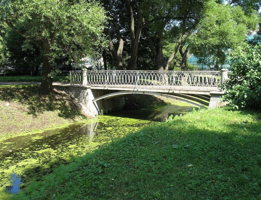 Мост в Таврическом саду