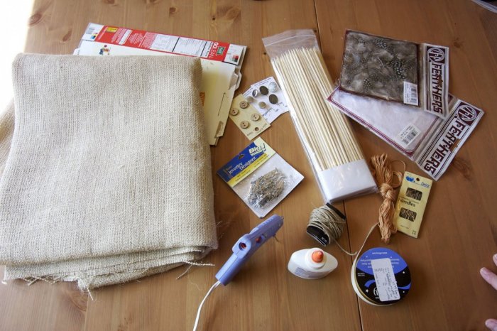 Материалы для изготовления бутоньерок из мешковины