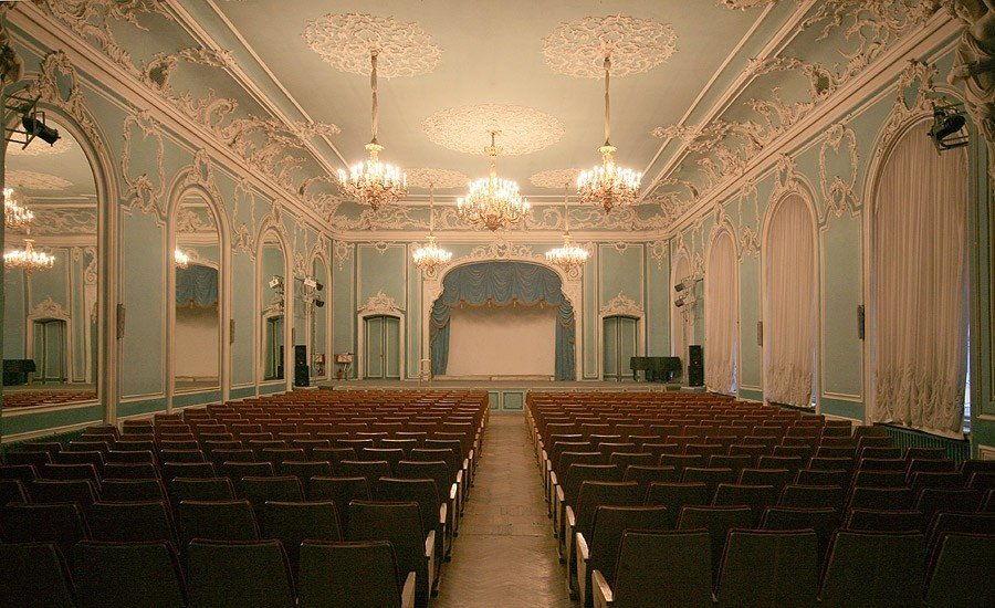 Театр во дворце Белосельских-Белозерских