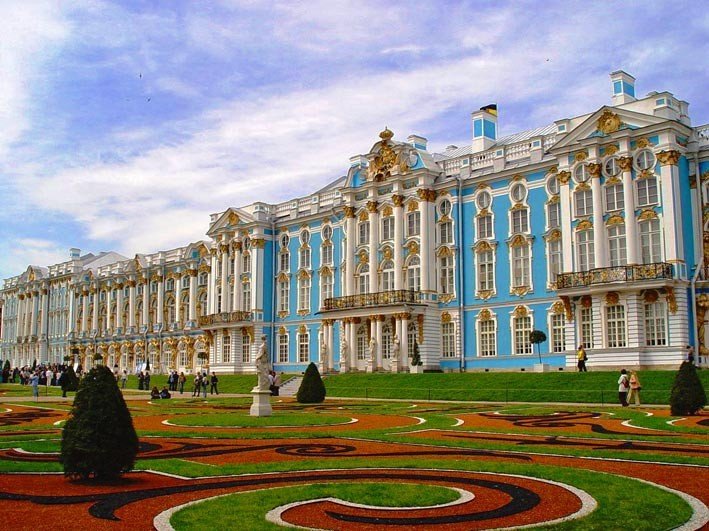 Екатерининский дворец летом