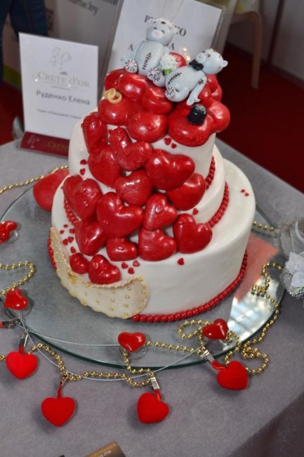 Фигурки в виде сердца для свадебного торта
