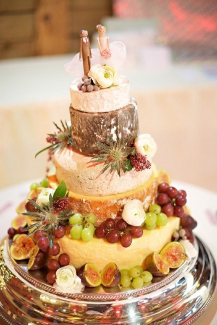 Декоративный сырный торт на свадьбу