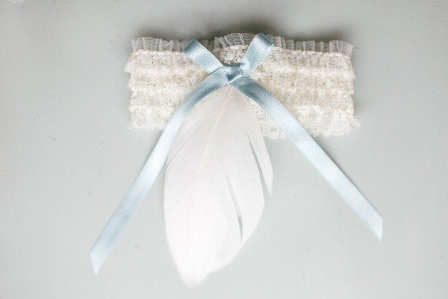 Красивая подвязка для невесты