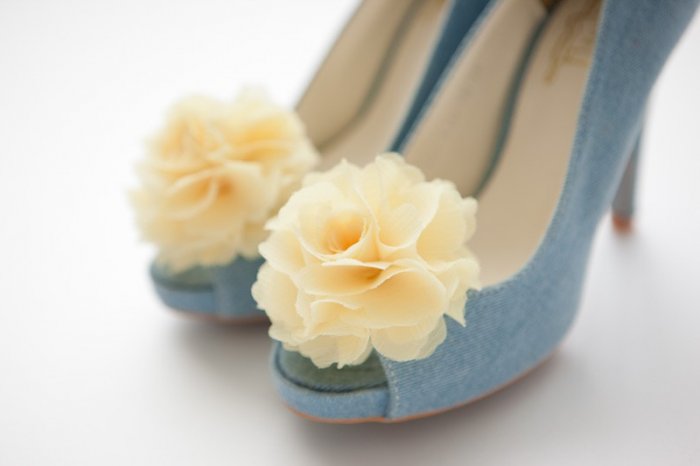 Создаем красивое украшение для свадебных туфлей