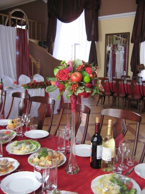 Цветочно-фруктовые композиции на столы гостей