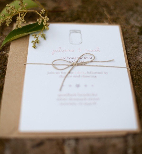 Приглашение из крафт бумаги на эко-свадьбу