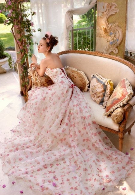 Платье с цветным цветочным принтом