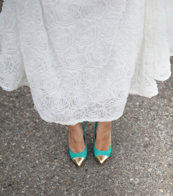 Блестящие туфли для свадьбы