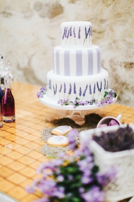 Свадебный торт в стиле прованс
