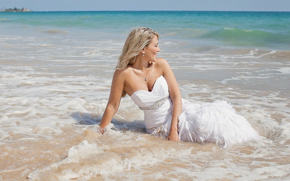 Невеста на берегу