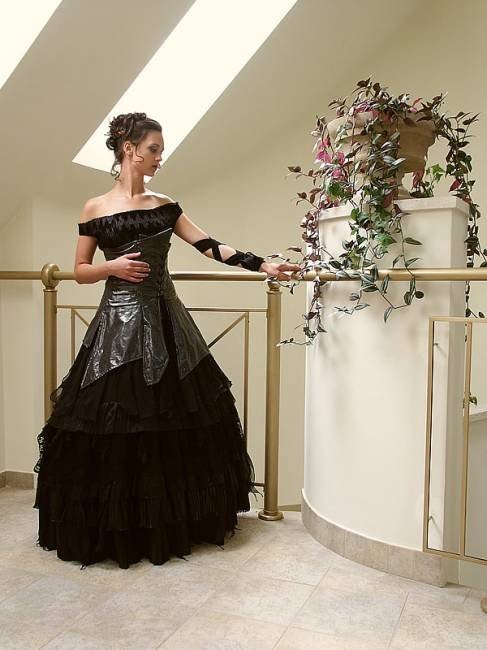 Черное свадебные платье для невесты