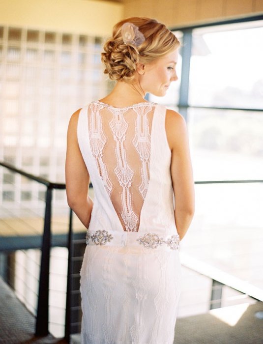 Свадебное платье с необычной спиной