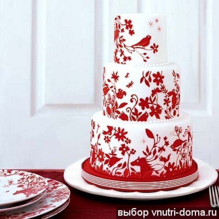 Бело-красный торт