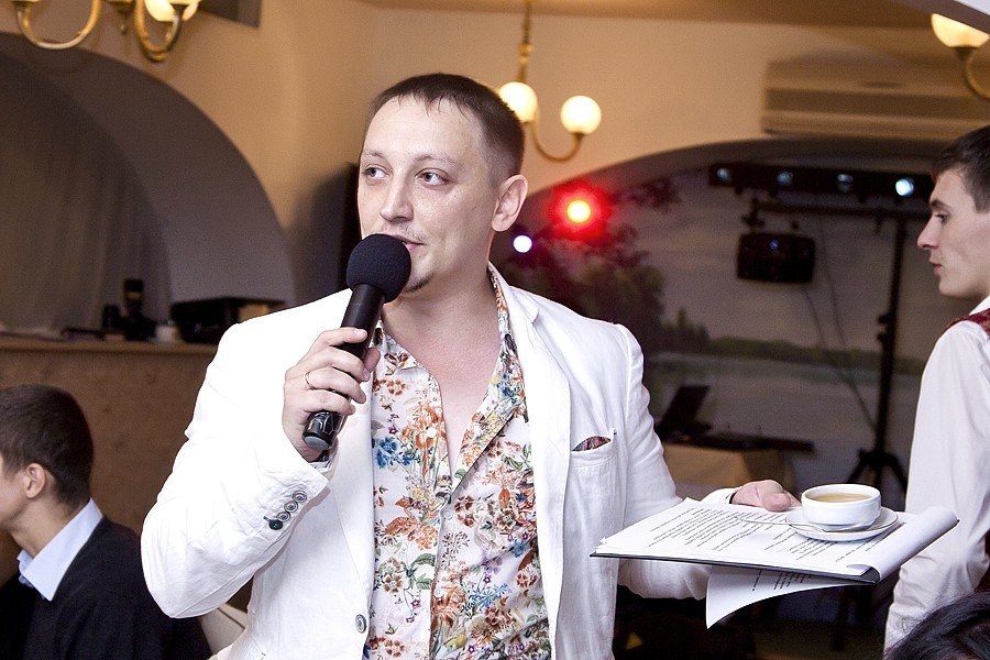Андрей Весельчаков - Ведущий