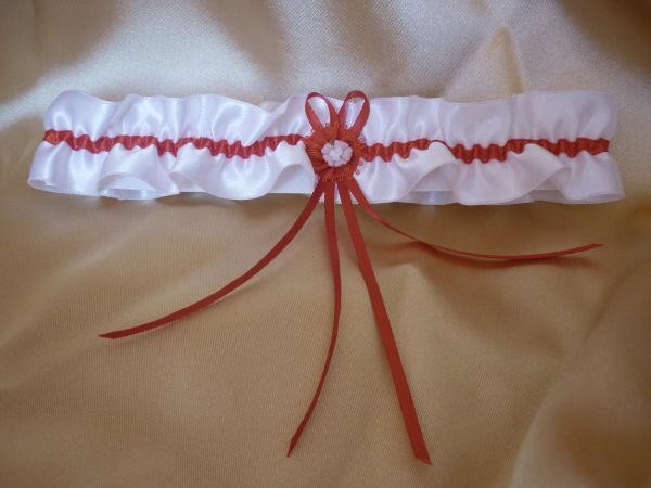 Бело-красная подвязка