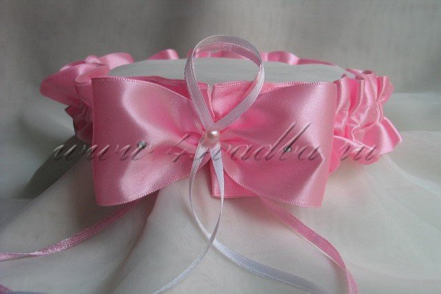 Розовая подвязка