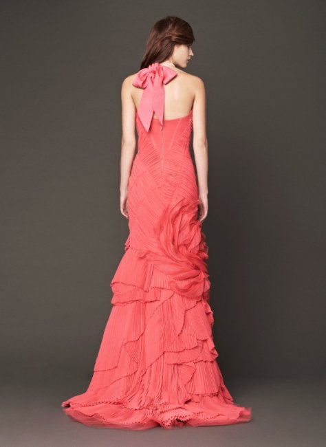 Коралловое платье с розой (вид сзади)