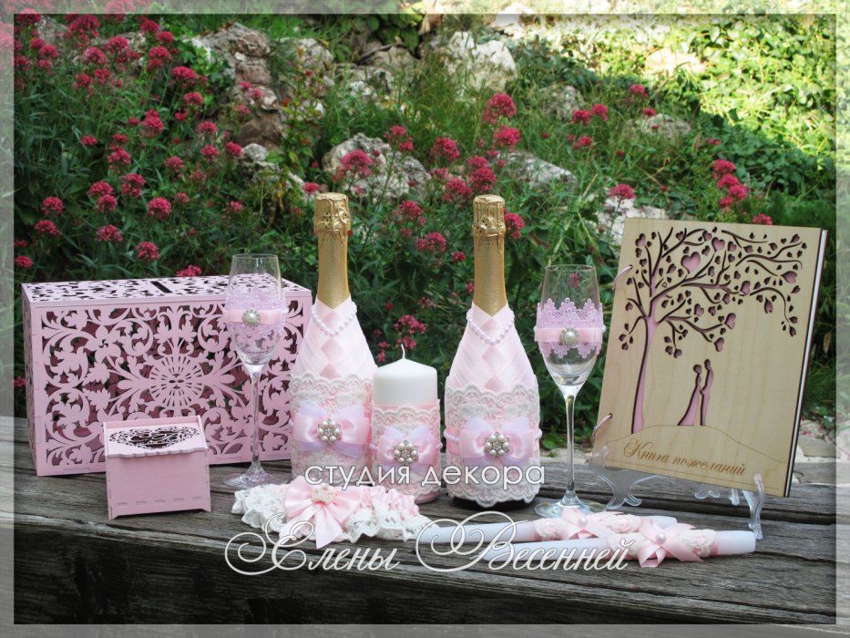 Свадебные аксессуары в розовом цвете