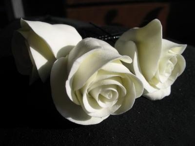 шпилька роза белая