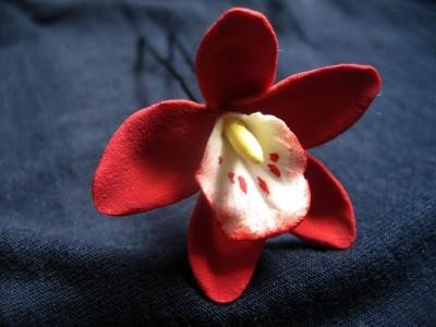 шпилька орхидея алая